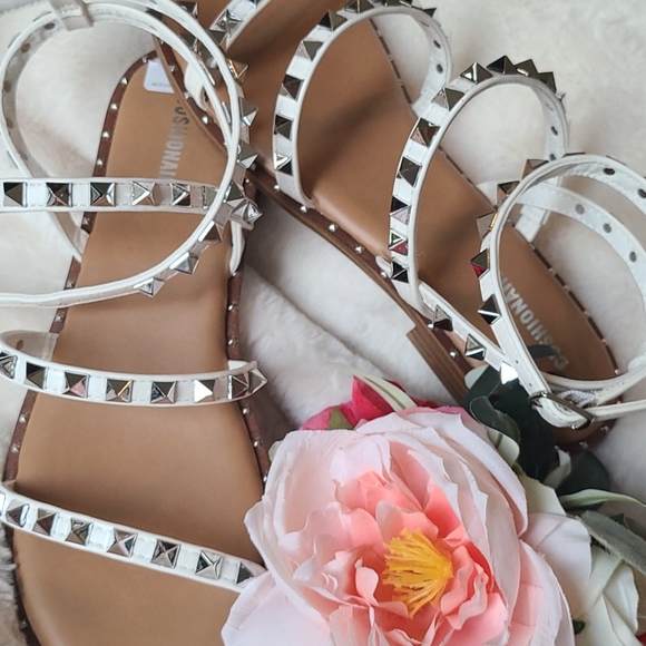 Pyramid stud sandals - Picture 4 of 5